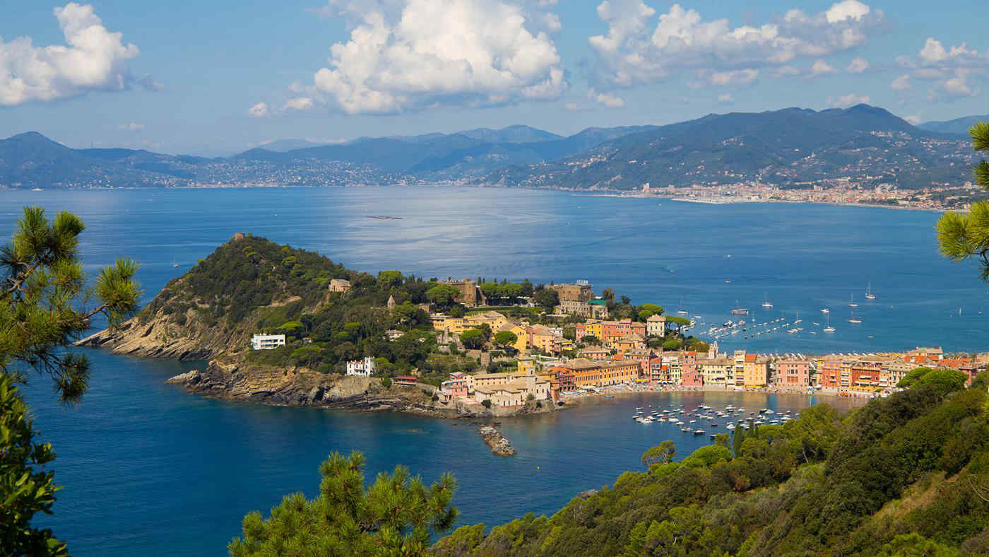 Una delle spiagge più belle d’Europa è a soli 40 minuti di auto da Genova