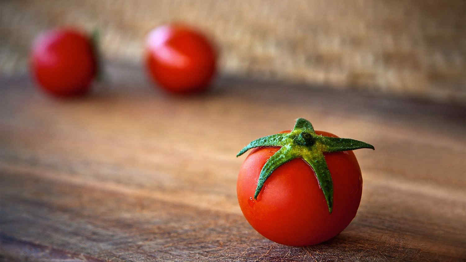 Come far maturare i pomodori verdi in poche ore: il trucco per accelerare il processo di maturazione