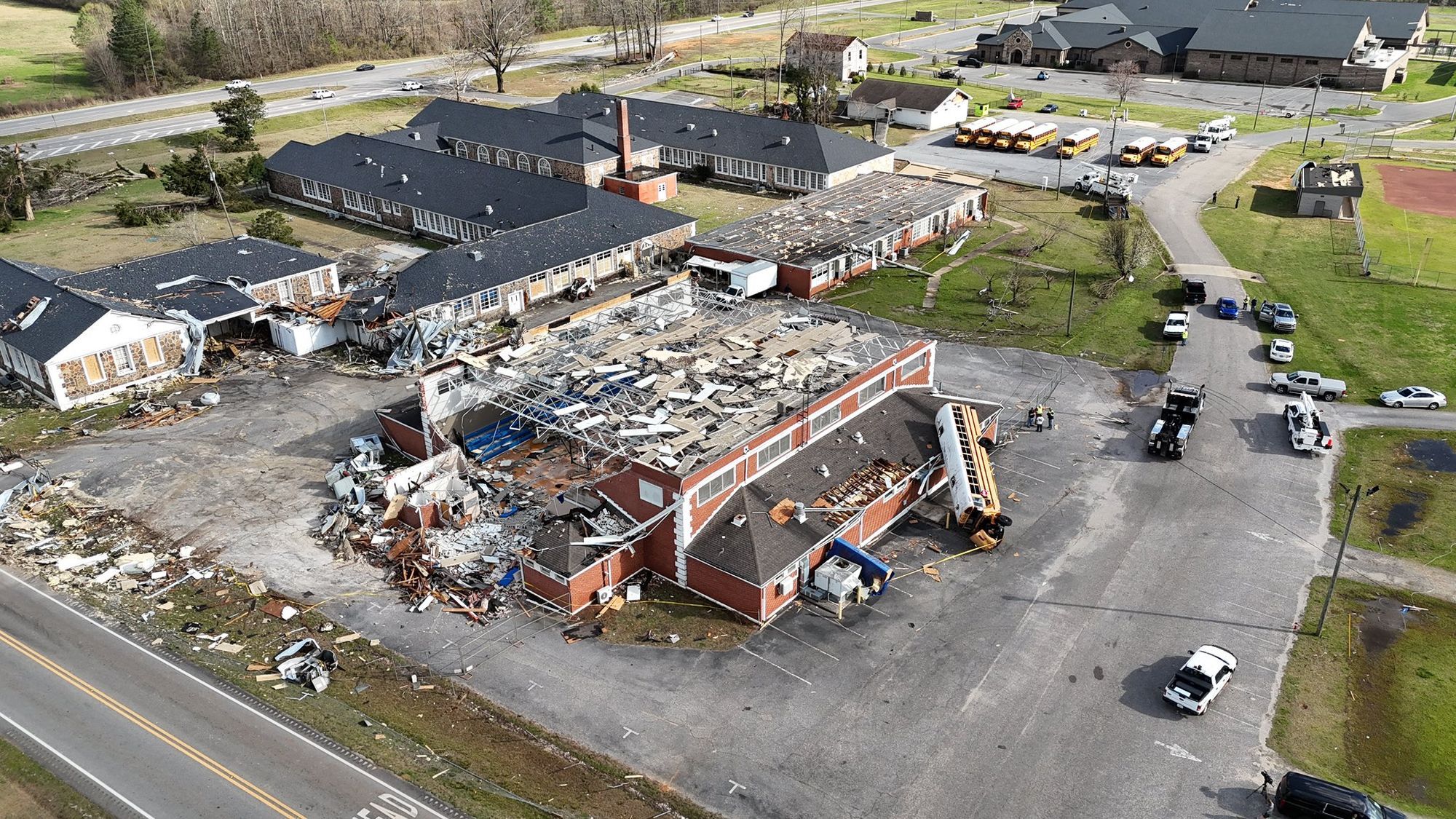 Tempeste devastanti e tornado sconvolgono gli Usa: morte e distruzione nel Midwest