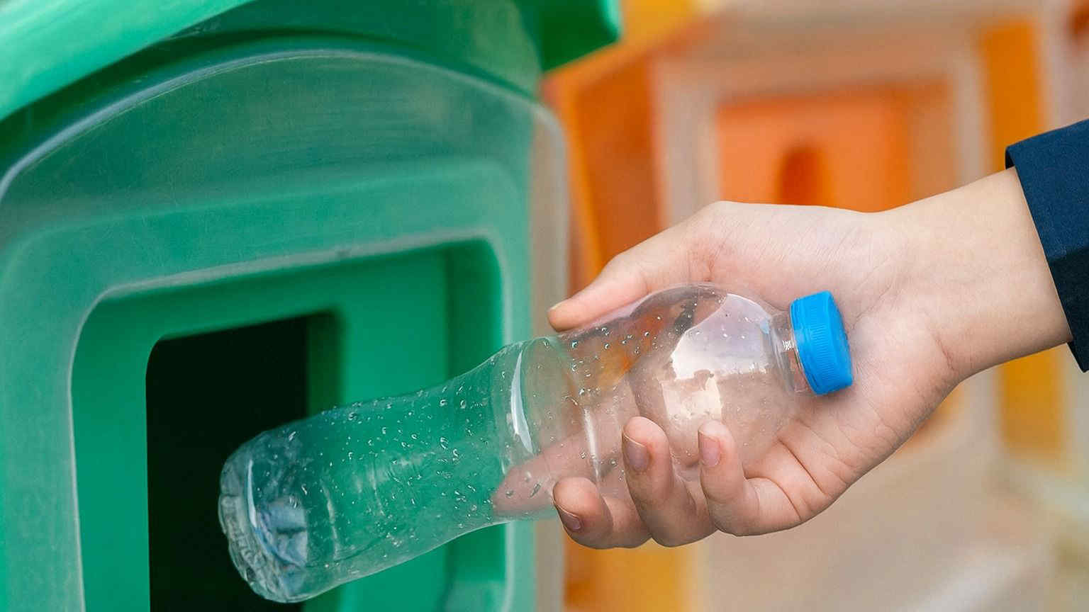 5 tipi di plastica da gettare nell'indifferenziata (o in altri bidoncini)