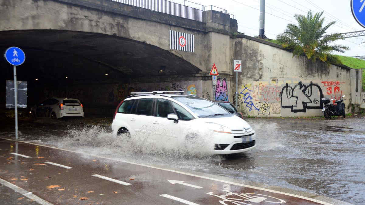 Meteo, Italia ancora divisa in due: maltempo al Nord e caldo al Sud
