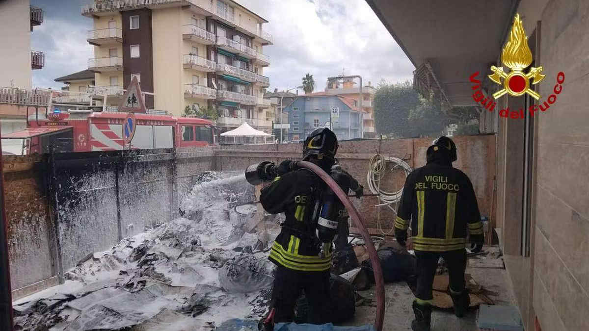 Maltempo Toscana, piogge torrenziali trasformano le strade in fiumi nell'aretino