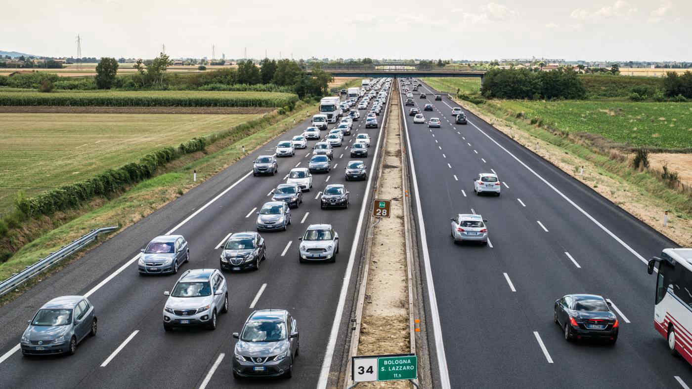 Viabilità agosto: giorni e orari da bollino rosso su strade e autostrade