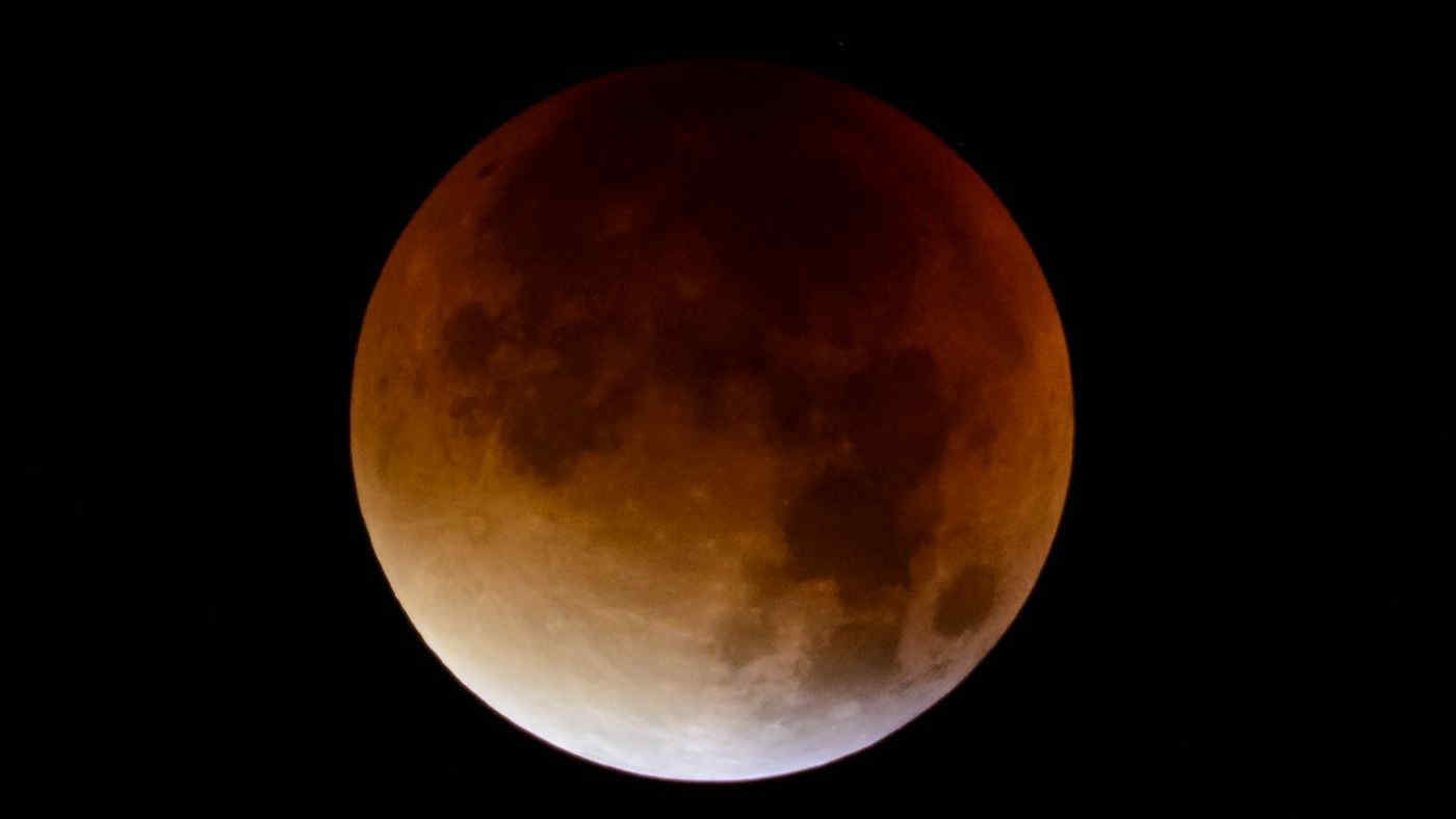 Eclissi di Luna del 7 settembre: perché vedremo il nostro satellite rossastro?