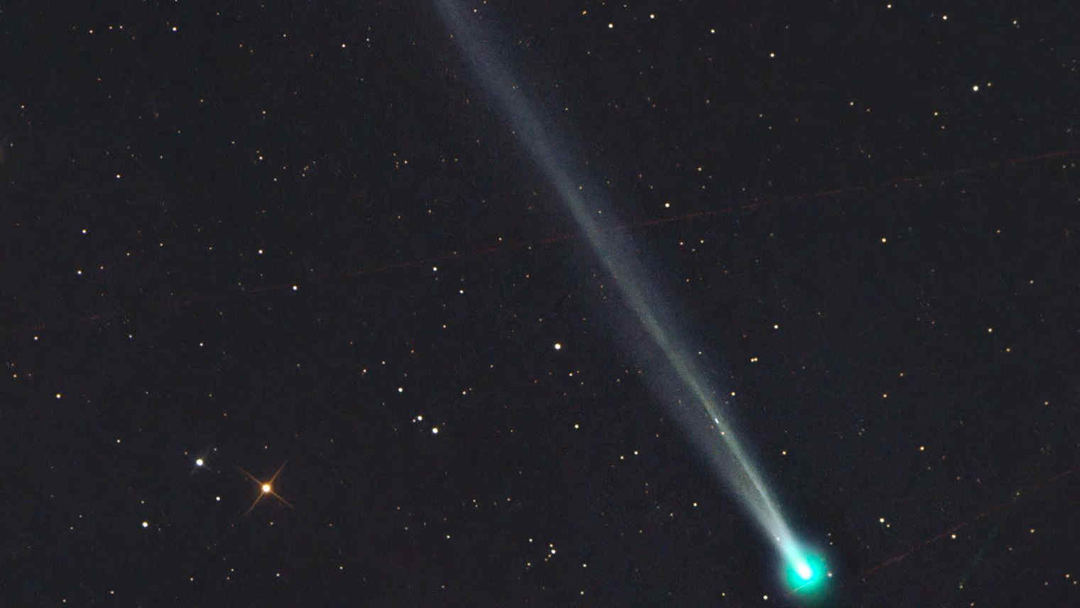 Una coda gigantesca nel cielo, trovata la cometa SWAN25B dietro al Sole