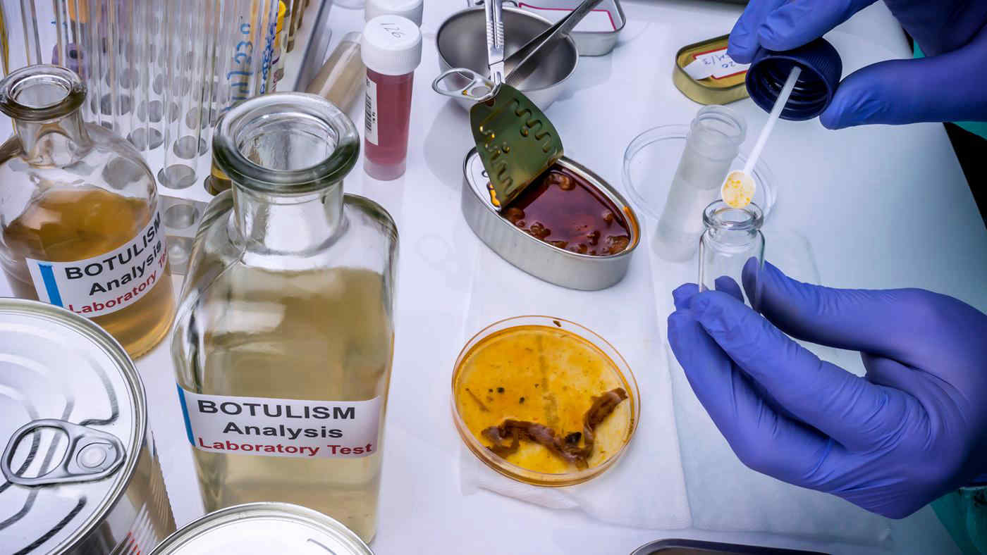 Botulino, quali sono gli alimenti più a rischio e come scoprire se sono contaminati?