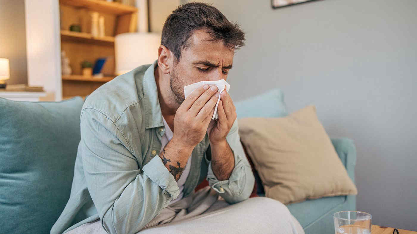 Influenza, Pregliasco: “Sarà una stagione bella pesante, contagiato un italiano su 4”
