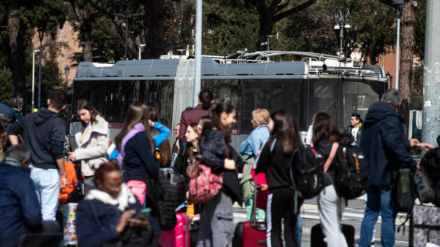 Sciopero generale lunedì 22 settembre: trasporti locali, treni e scuole a rischio