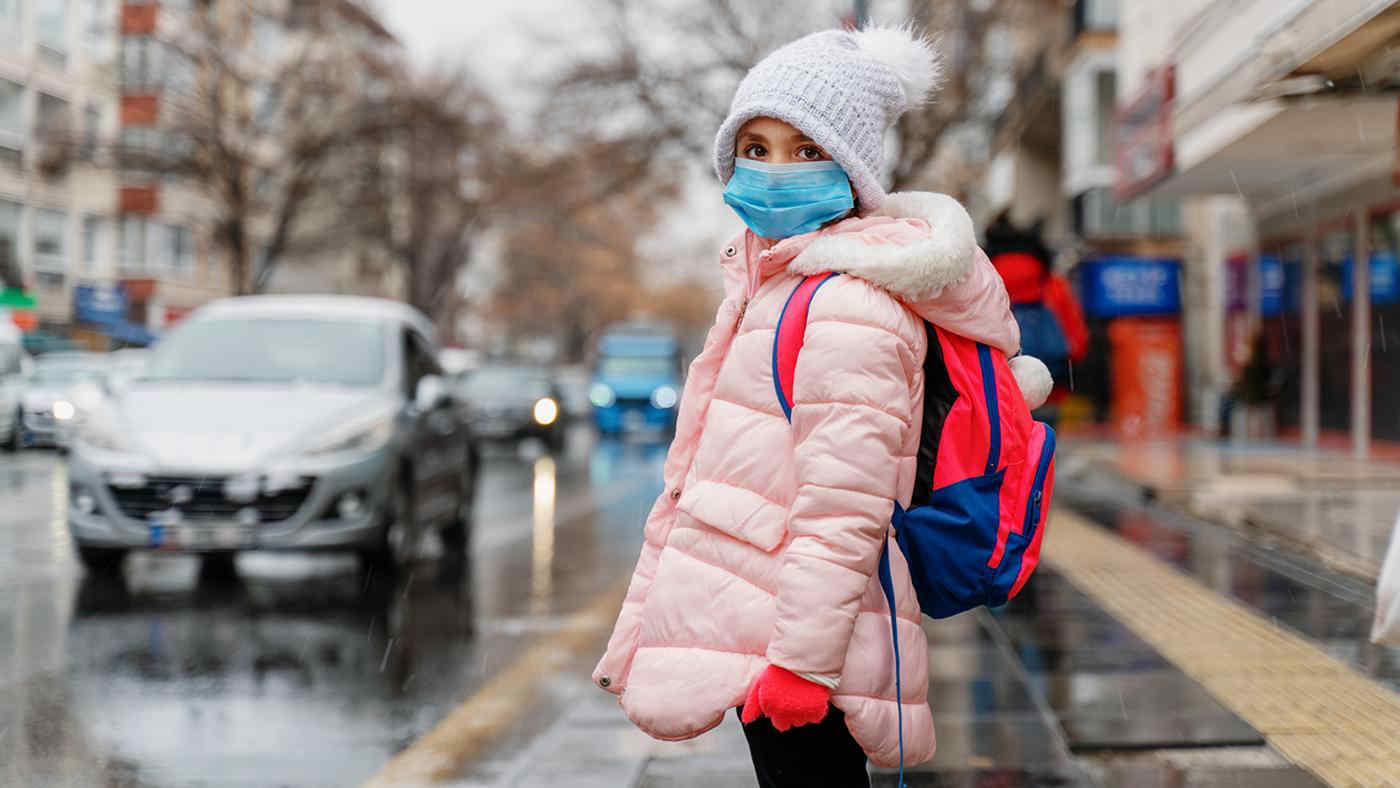 Lo smog fa male anche alla vista dei bambini: aumentano le miopie