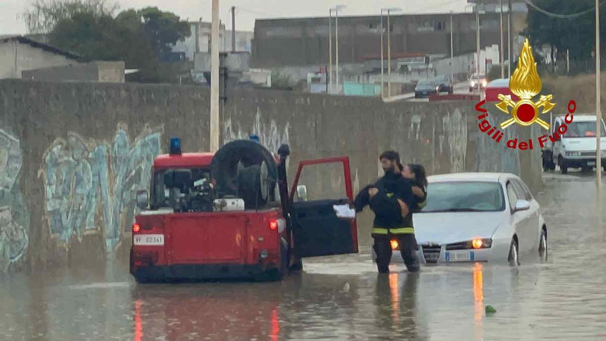Maltempo in Sicilia: violenti temporali tra Catania e Messina, nubifragi nell’area di Taormina