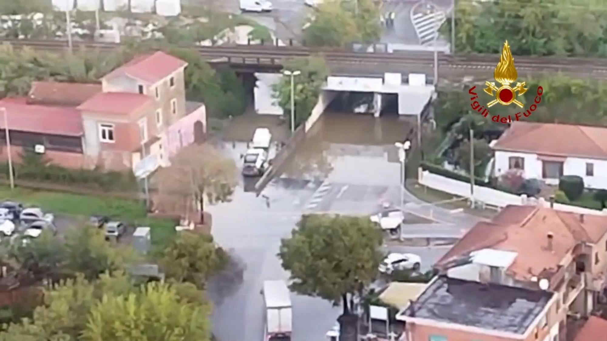 Maltempo in Toscana con allerta arancione e gialla: scuole chiuse e fiumi sorvegliati speciali
