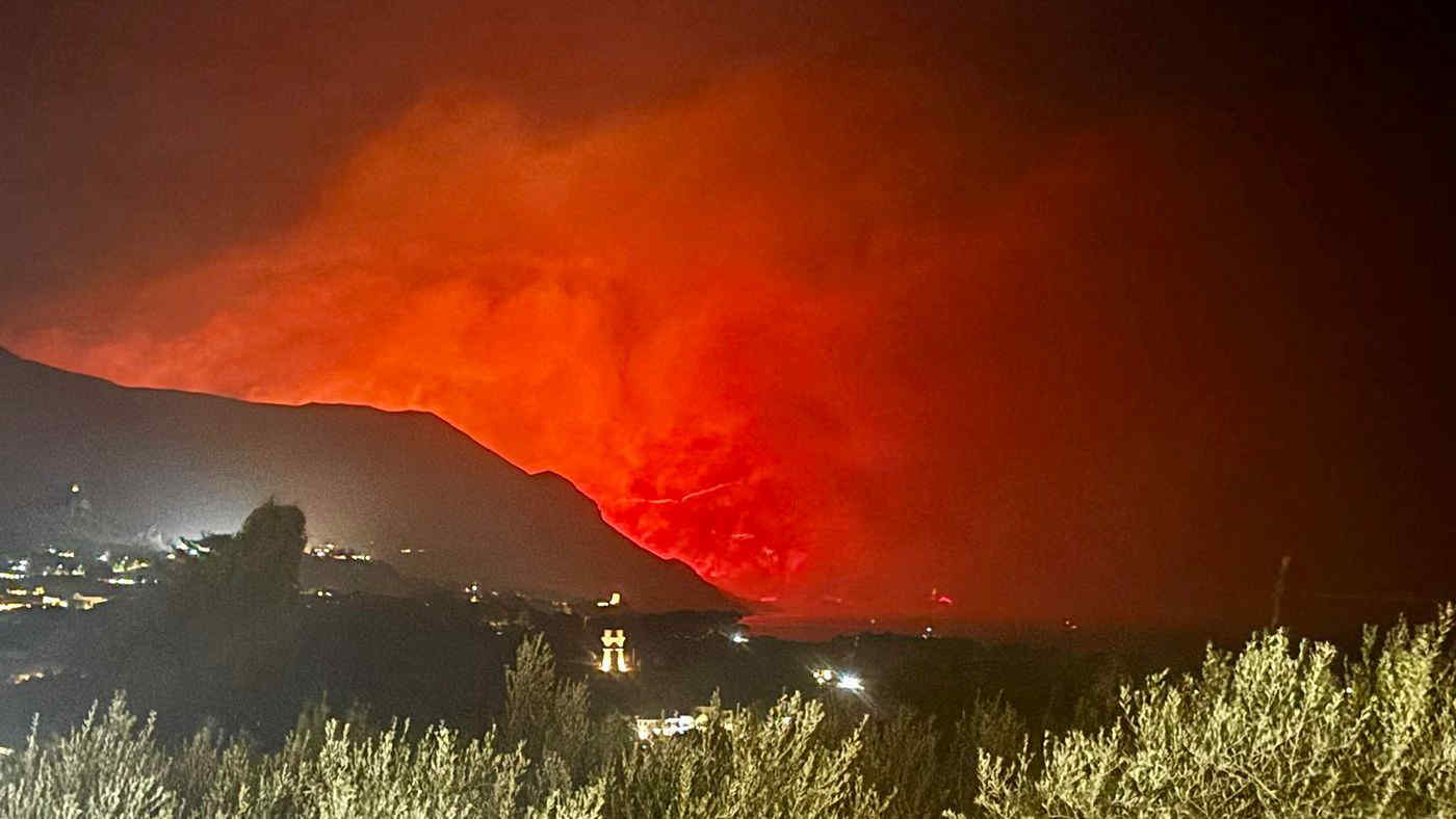 Incendi nei boschi di nuovo da record: già 1.600 in meno di 9 mesi