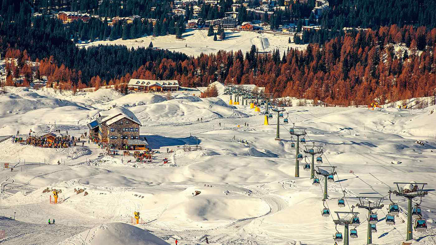 Madonna di Campiglio contro l'overtourism: in arrivo il numero chiuso a Natale e Carnevale