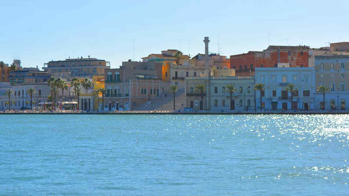 Il mare minaccia di sommergere l’Italia nei prossimi decenni: le zone secondo la ricerca di Fondazione Cmcc
