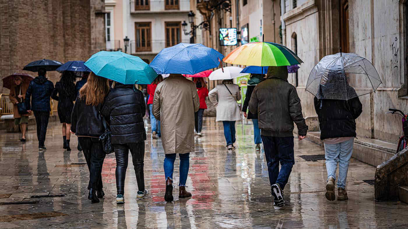 Meteo, arriva il vero autunno: piogge diffuse per tutta la settimana: le previsioni