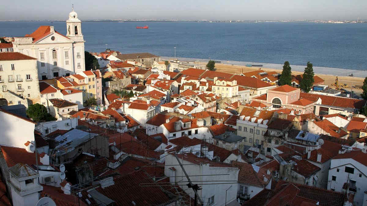 Destinazioni economiche per Capodanno 2026: dove andare e quando prenotare i voli per risparmiare