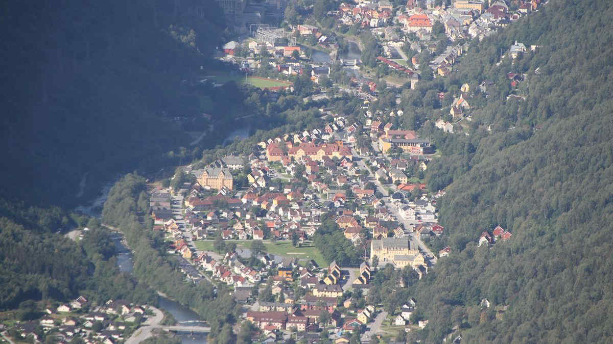 Qual è la città più buia della Terra? La località dove per 5 mesi il sole non c'è!