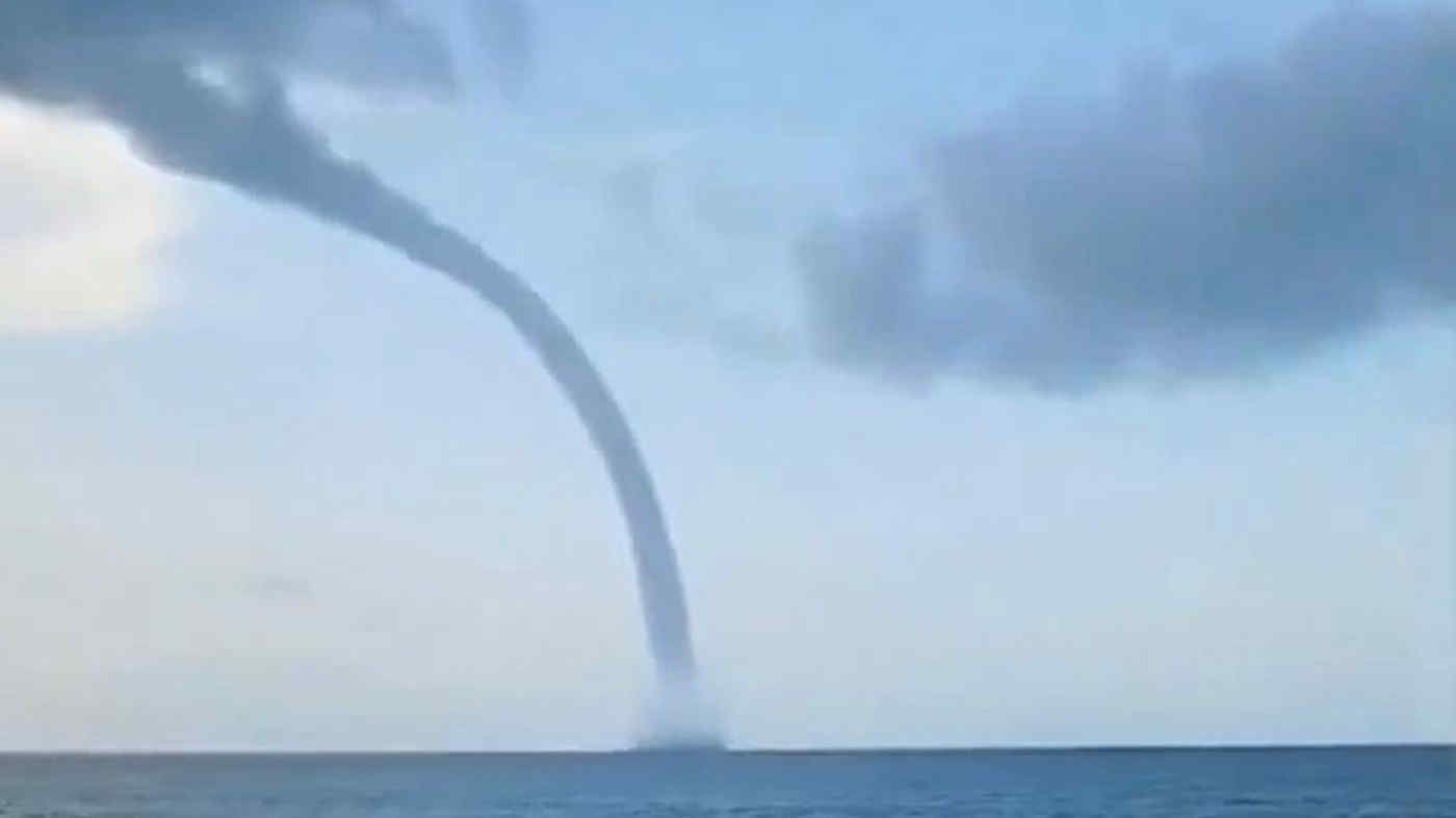 Maltempo in Puglia: forti temporali al Sud con grandinate intense e e tromba marina a Gallipoli