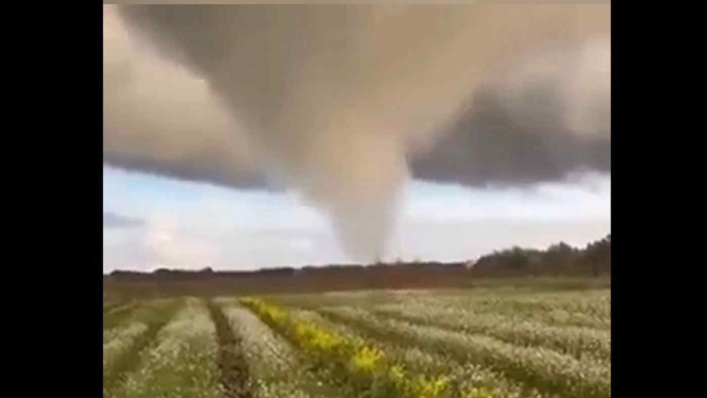 Puglia: tornado e grandine sulle campagne del Sud