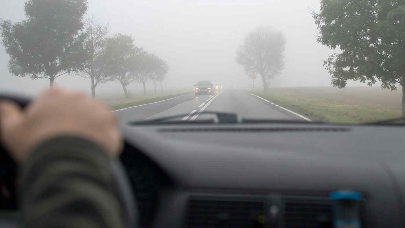 Banchi di nebbia e foschia: i "nemici" degli automobilisti in questo periodo