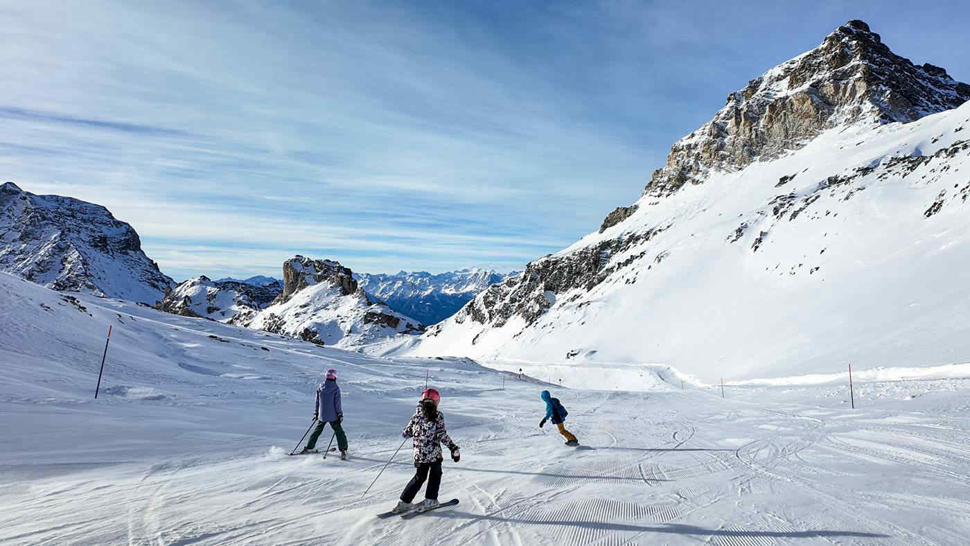 Alpi occidentali sotto la neve, fiocchi in Valle d'Aosta e nelle alte valli del Piemonte