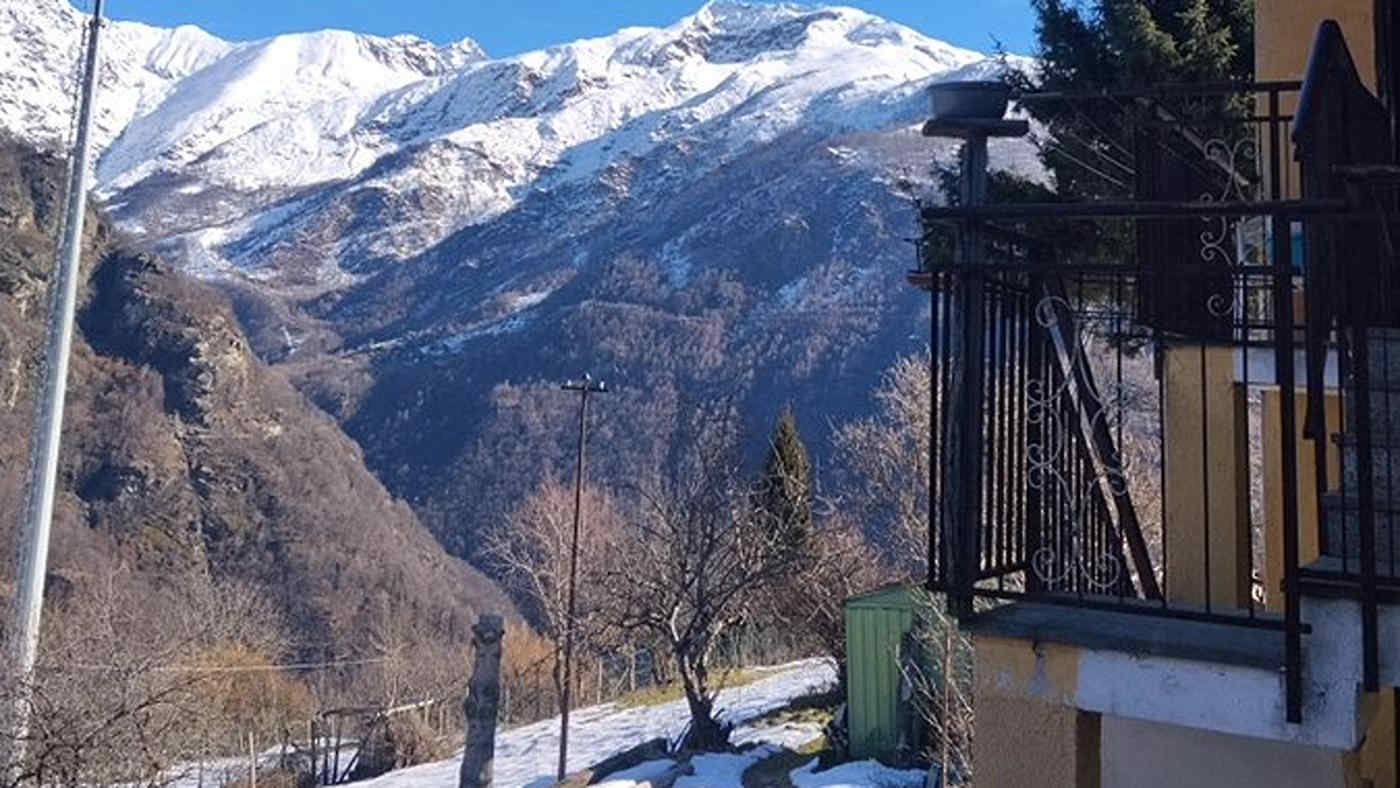 Freddo e neve in Piemonte: fiocchi anche a bassa quota