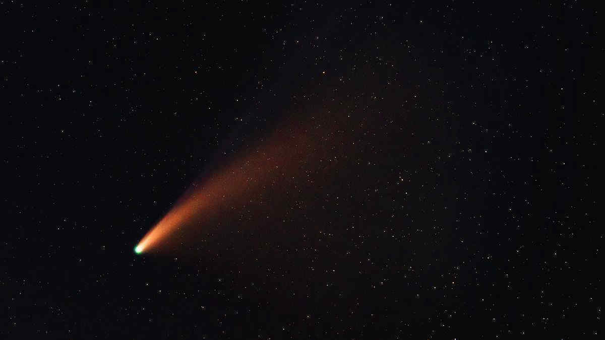 La cometa C/2025 R3 PanSTARRS splende nei cieli di aprile: ecco quando e come ammirarla prima dell'alba
