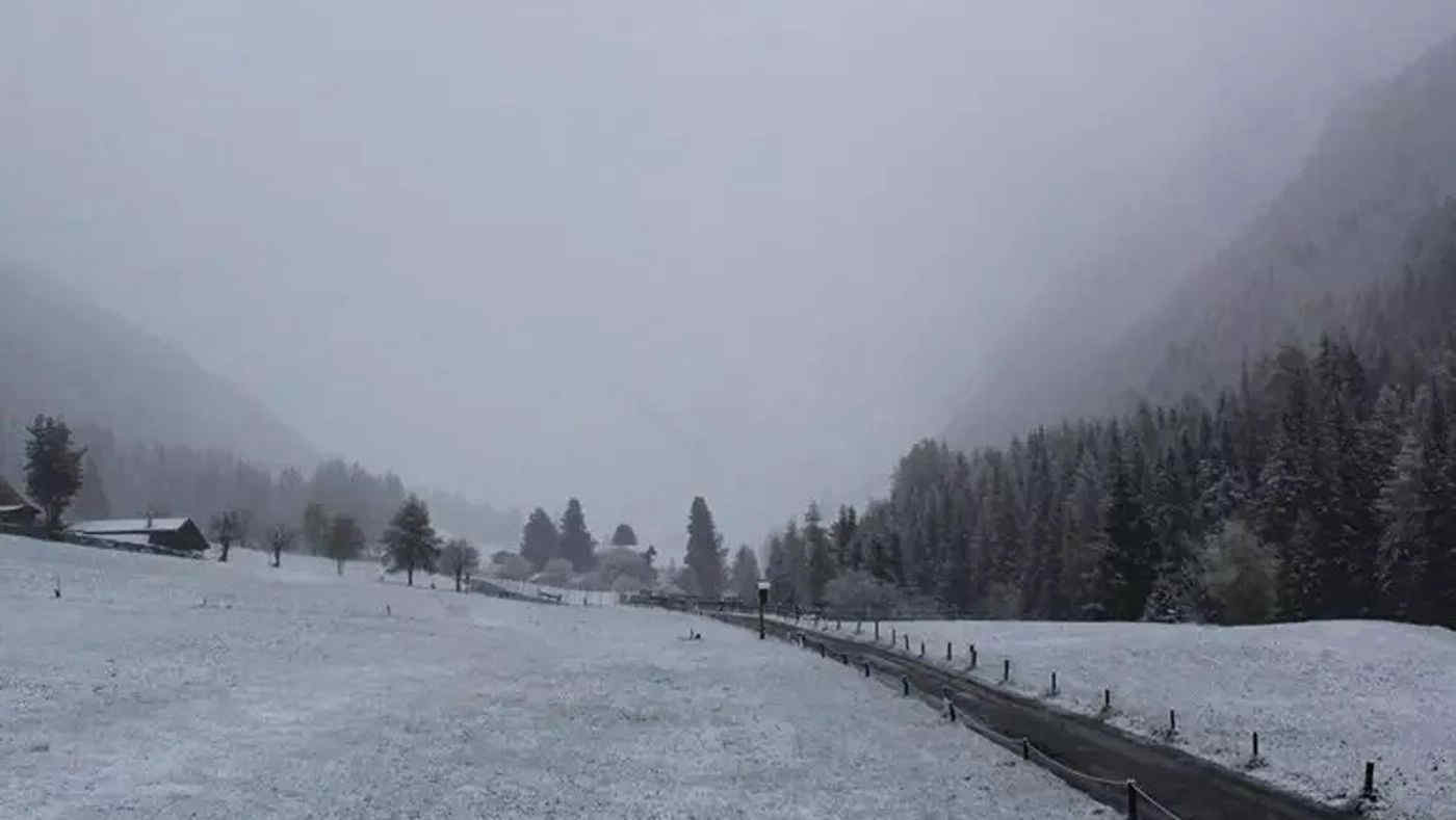 Colpo di coda dell'inverno in Trentino Alto Adige: freddo improvviso e neve sulle montagne per i Santi di Ghiaccio