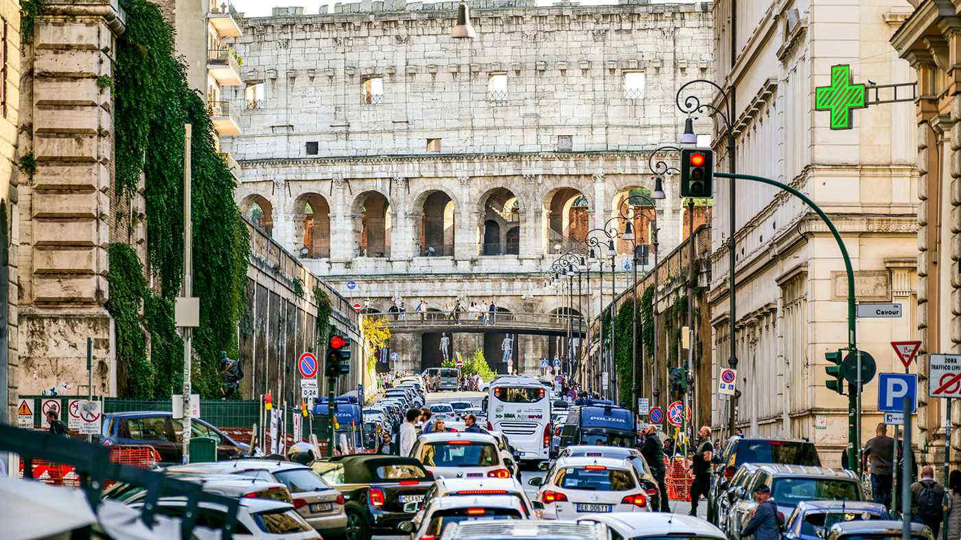 Boom di auto in Italia: è record in Europa, i dati ISTAT