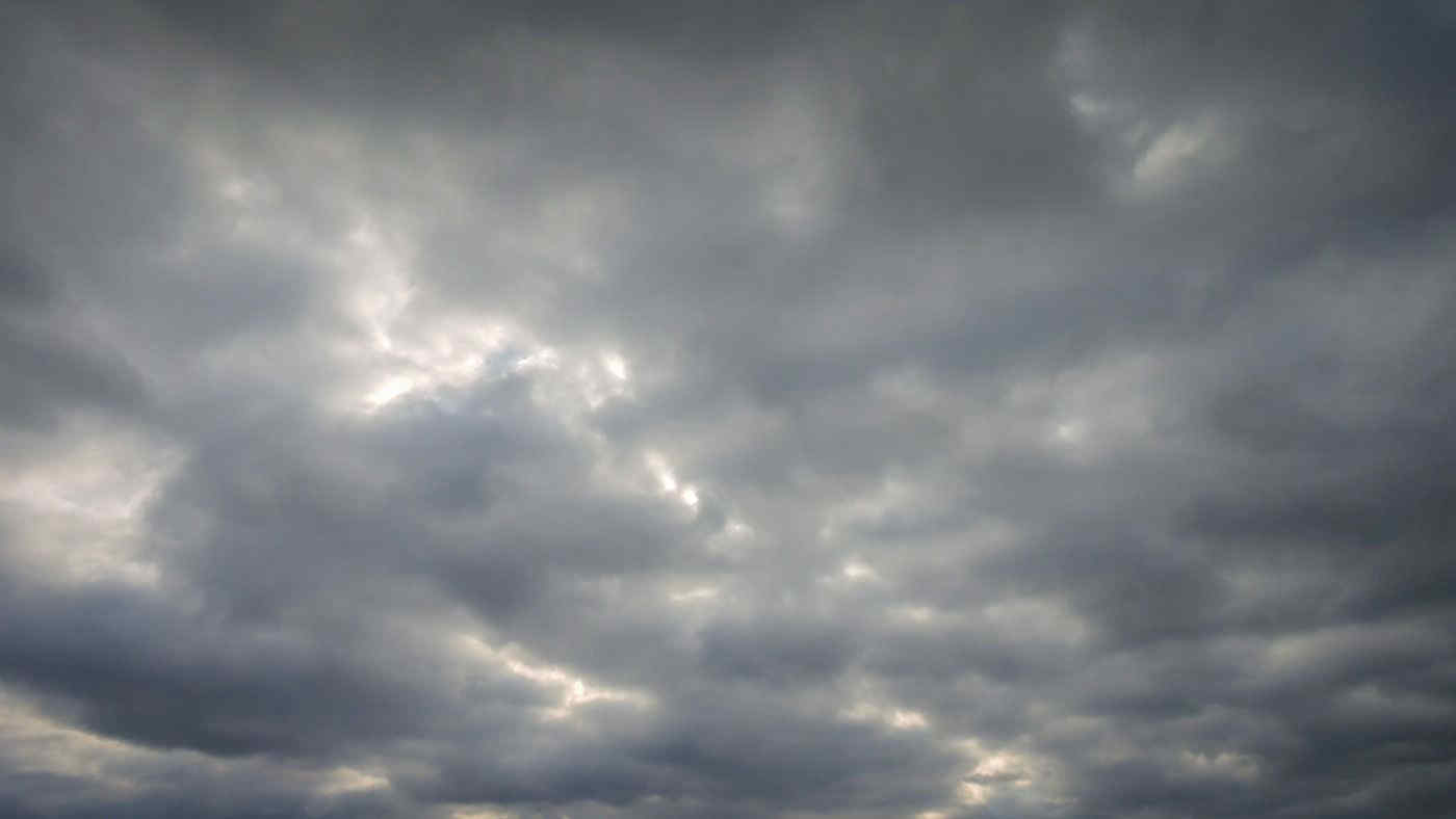Meteo, weekend instabile: piogge diffuse e ritorno della neve in montagna