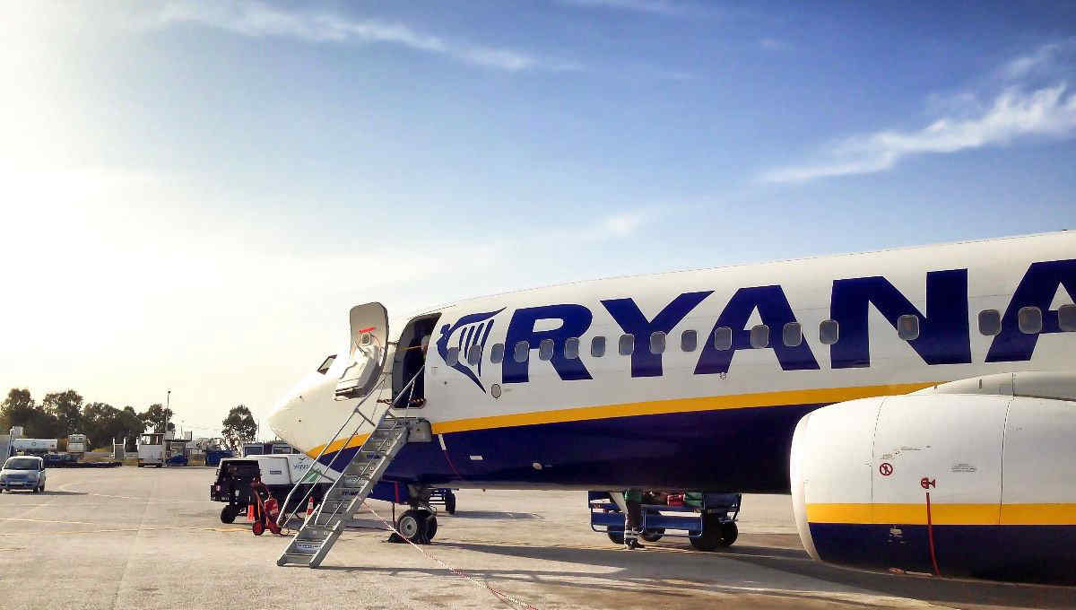 Ryanair contro i passeggeri ubriachi: proposta choc del CEO sugli alcolici in aeroporto