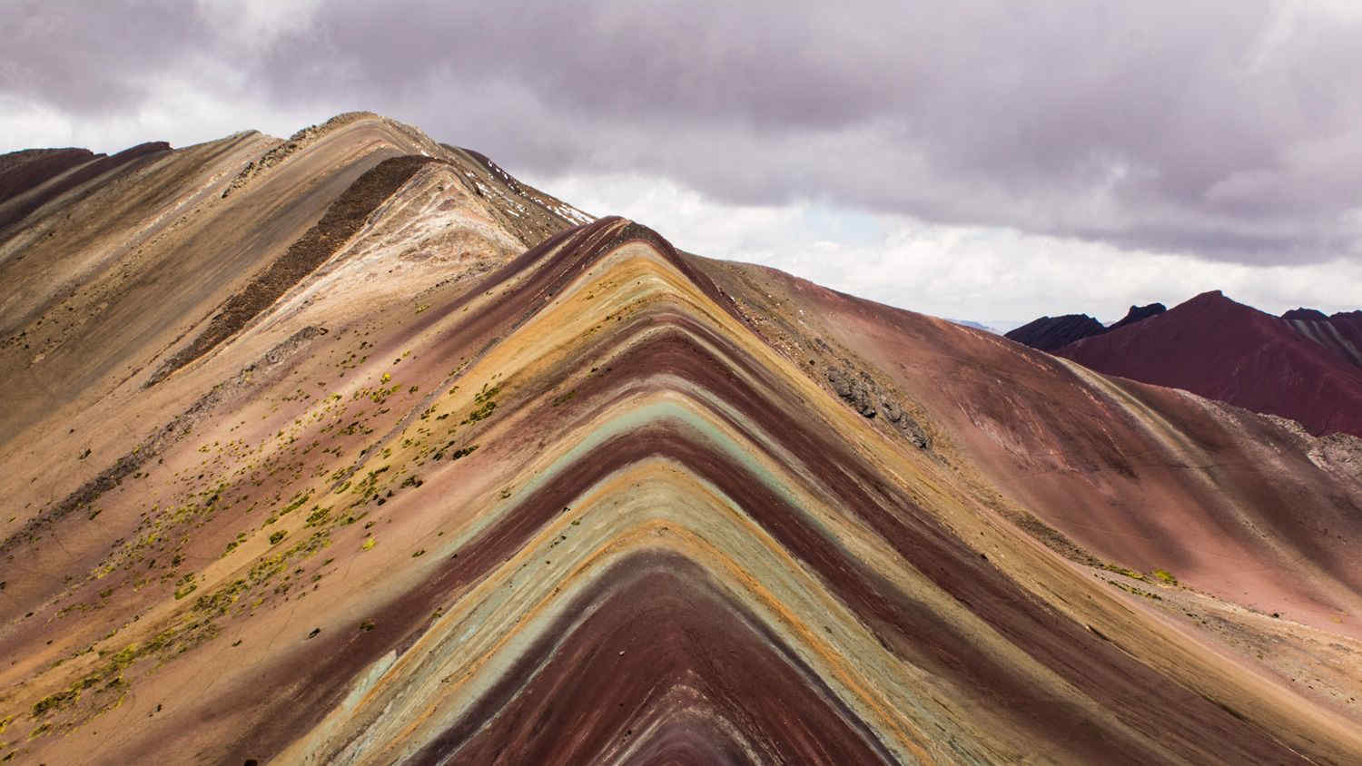 La Montagna dei 7 colori: dove si trova e come visitare uno dei luoghi più fotografati del pianeta