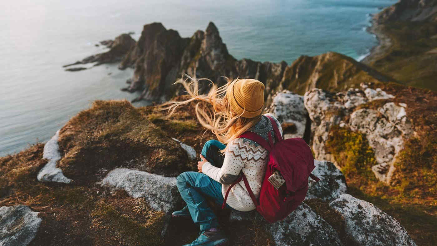 Dove viaggiare da sola nel 2026, le destinazioni più sicure e affascinanti per le donne