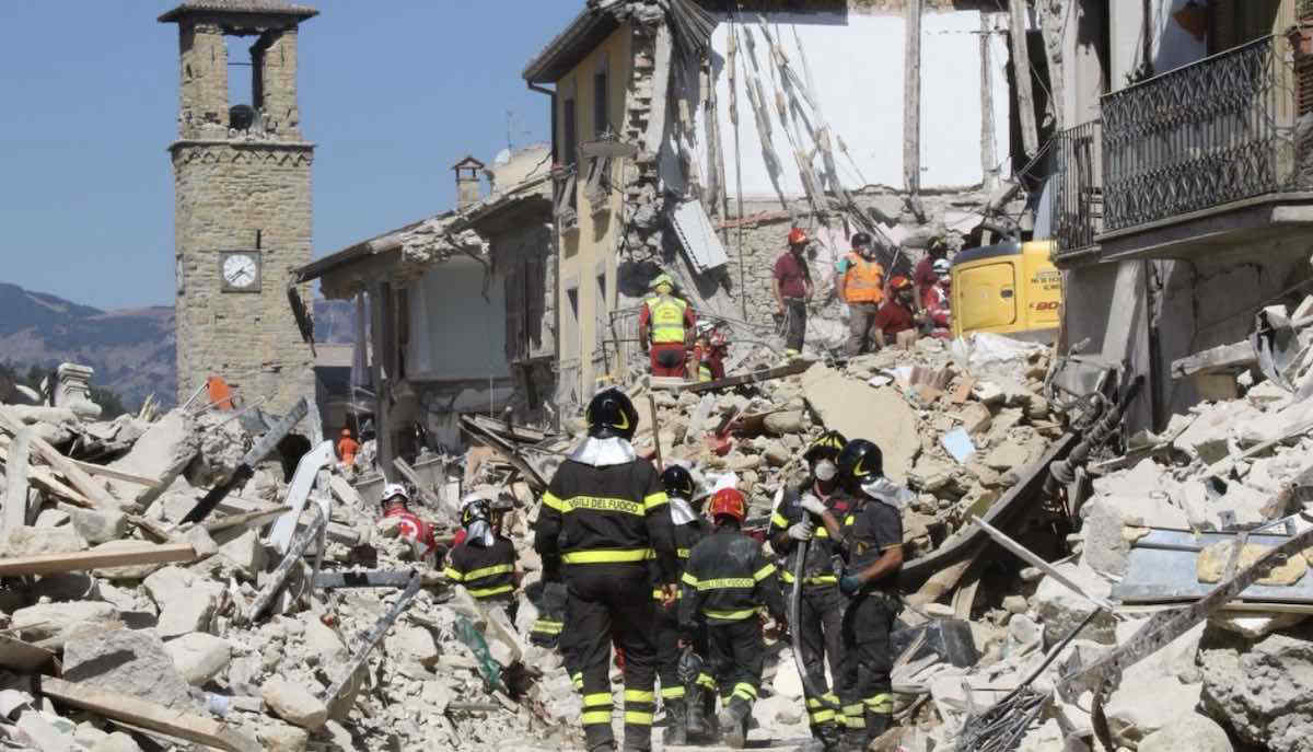 24 agosto 2016, la notte che sconvolse il Centro Italia: cosa accadde e cosa rimane oggi