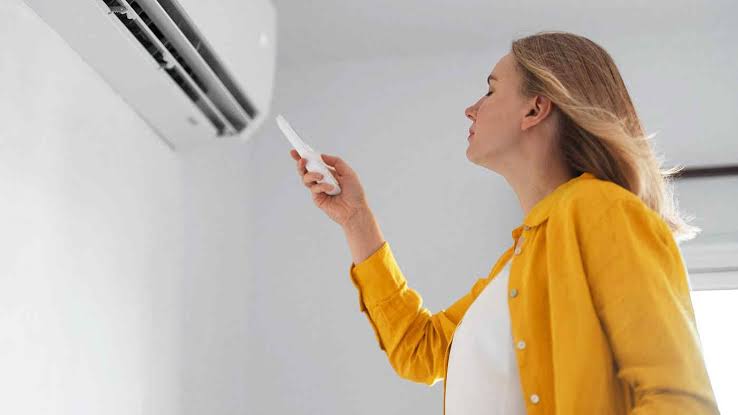 Condizionatore, qual è la temperatura ideale? I gradi giusti per stare bene e risparmiare