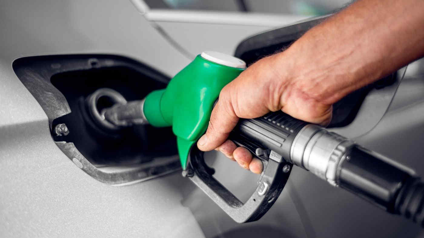 Caro benzina, vacanze più care: estate da bollino rosso per i prezzi