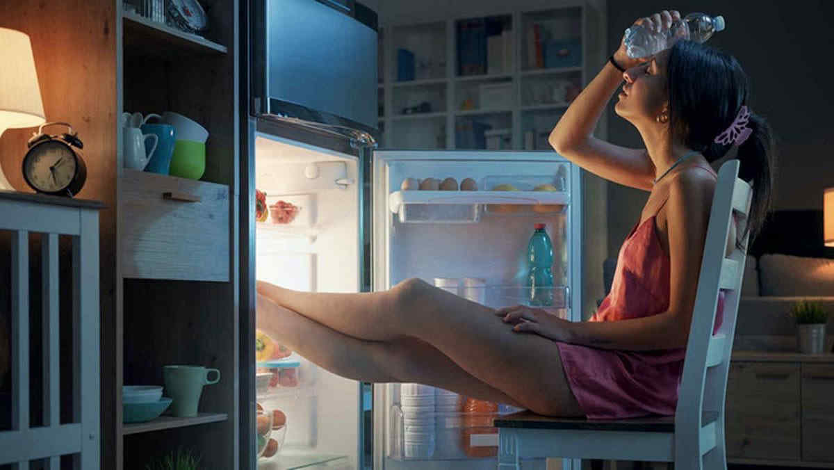 Notti tropicali, come difendersi dal caldo e dormire meglio: i consigli utili