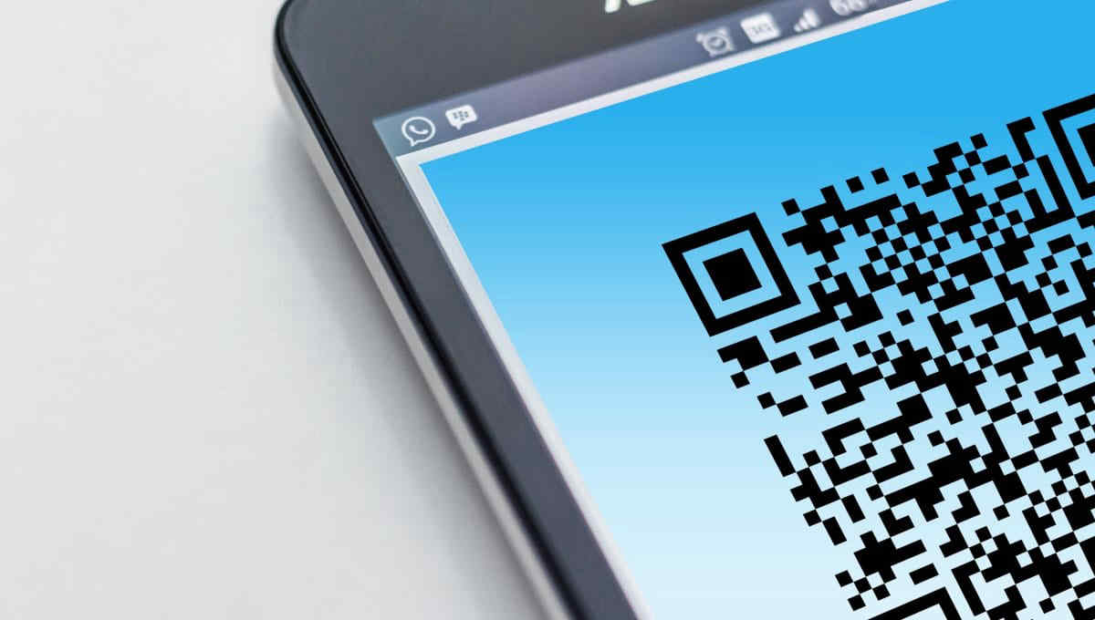 Passaporto Digitale del prodotto, arriva l’obbligo: cosa cambia per i consumatori, dalle batterie all’abbigliamento