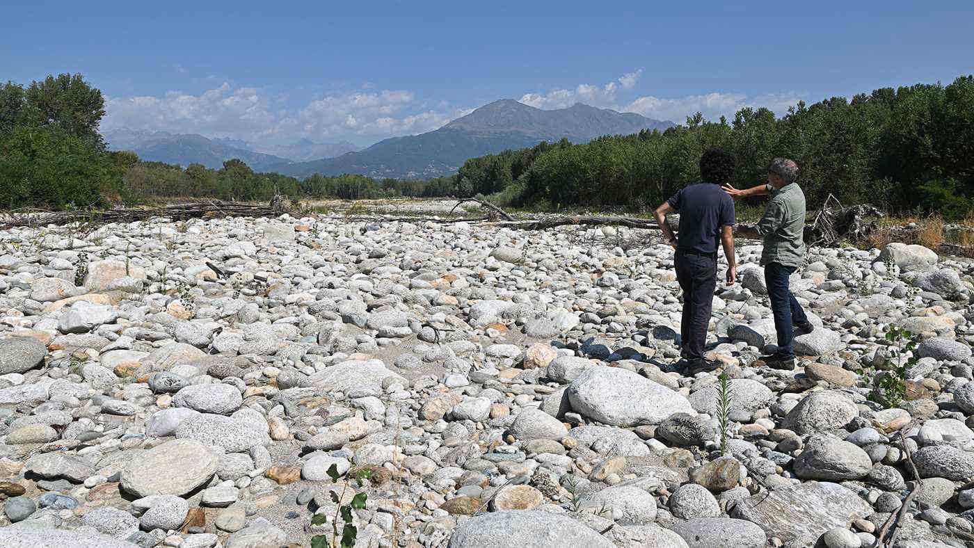 Incendi, crisi idrica e razionamento dell’acqua: ora anche il Nord Italia è in difficoltà
