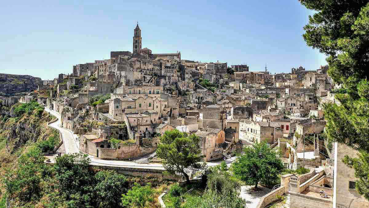 Le 10 mete poco conosciute ideali per viaggiare e lavorare da remoto: una è italiana
