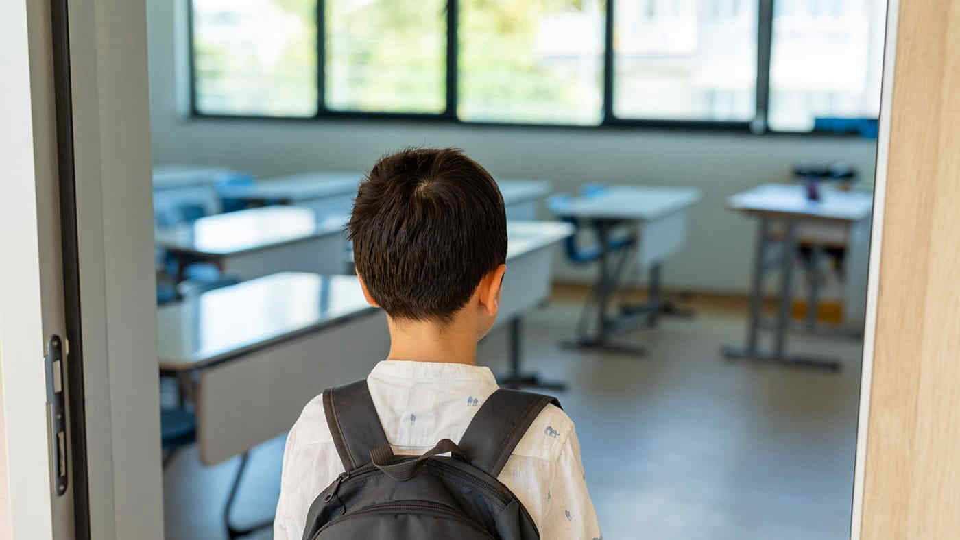 Caldo torrido nelle scuole, sindaci e medici chiedono il rinvio: “A rischio la salute degli studenti”