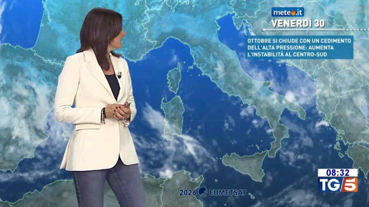 Meteo, fine settimana di Halloween con tempo più freddo e instabile
