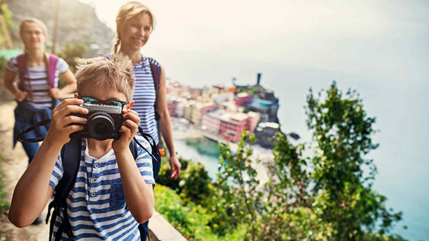 Autunno con i bambini: 4 idee per viaggi sostenibili in famiglia
